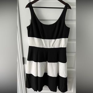 Ralph Lauren Dress Womens 14 Black & White striped Sleeveless Lined EUC 29 long